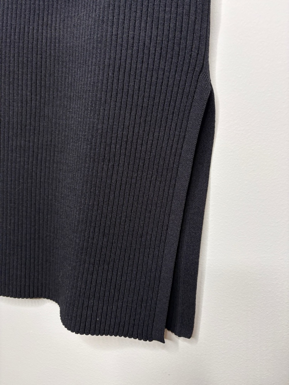 House of Harlow 1960 Black Ribbed Midi Dress with Waist Panel - Picture 5 of 8
